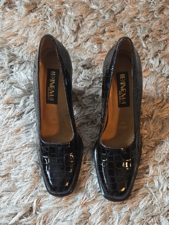 Vintage Ipanema Black Patent Leather Croc-Embossed Block Heel Pumps - Picture 2 of 12